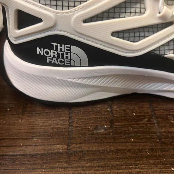 THE NORTH FACE WOMEN'S OXEYE TECH TNF WHITE / TNF BLACK Size 8 NWOB - Picture 7 of 10